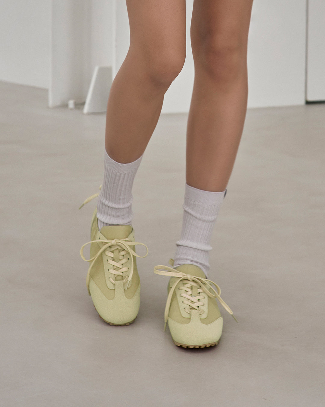 Double Tied Sneakers / Butter