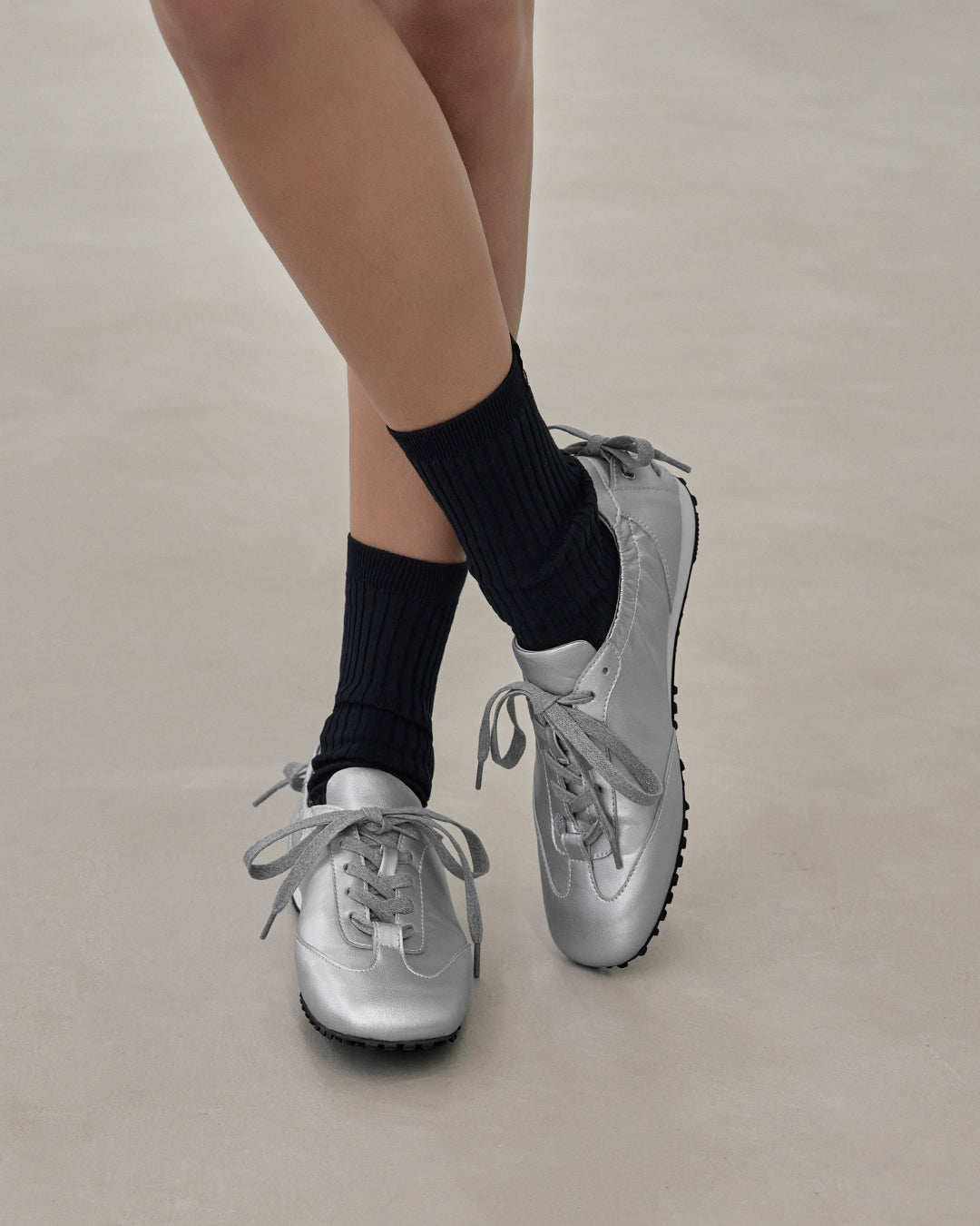 Double Tied Sneakers / Silver