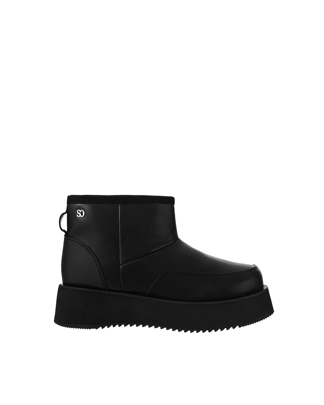 Hatched Winter Short Boots / Black