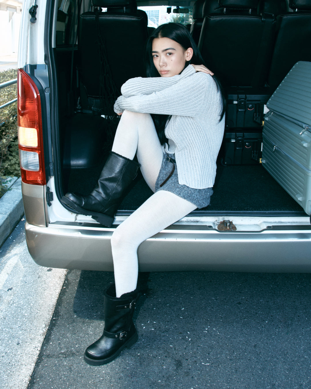 Hatched Shearling Boots / Black