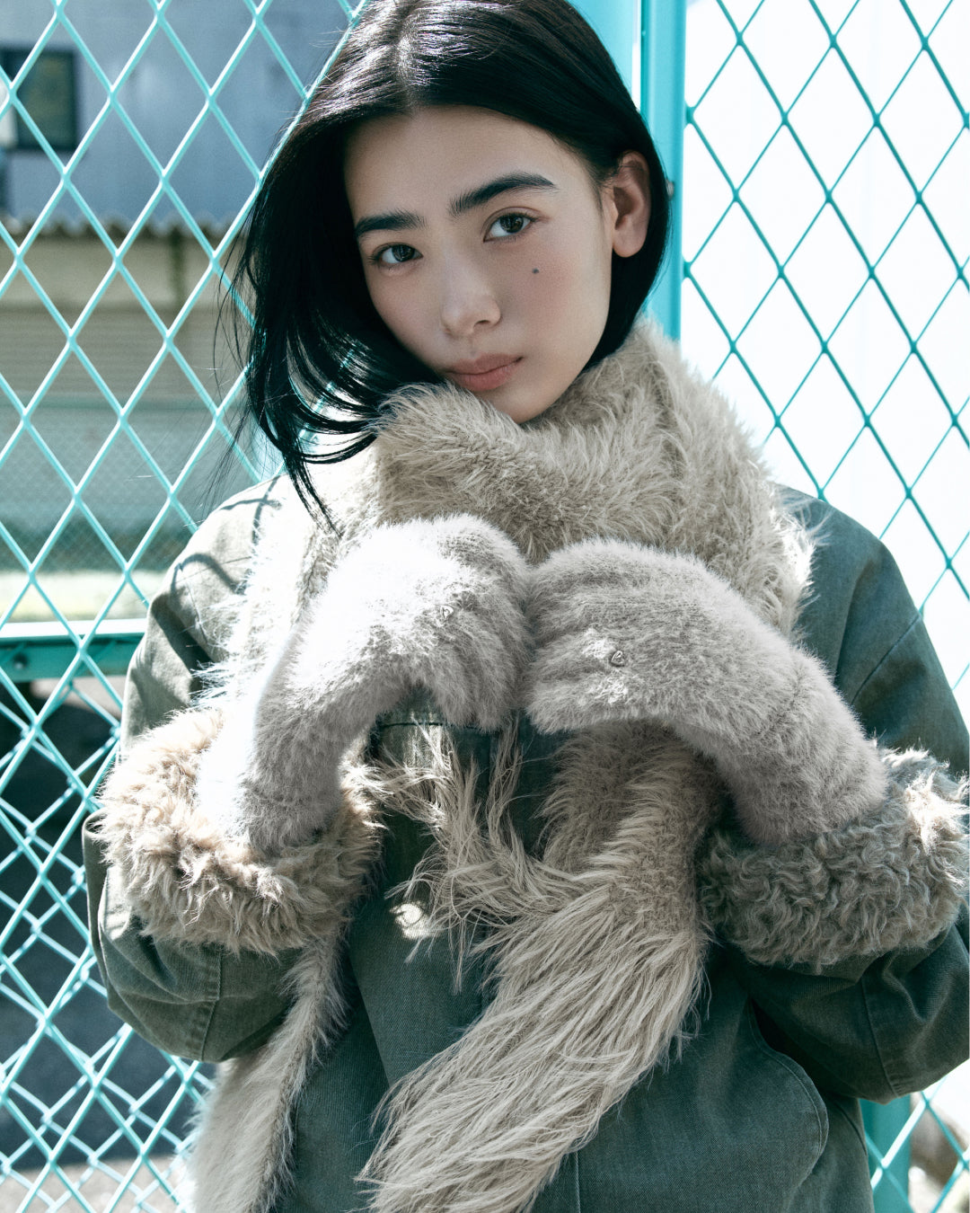 Heart Ring Knit Gloves / Hairy Gray