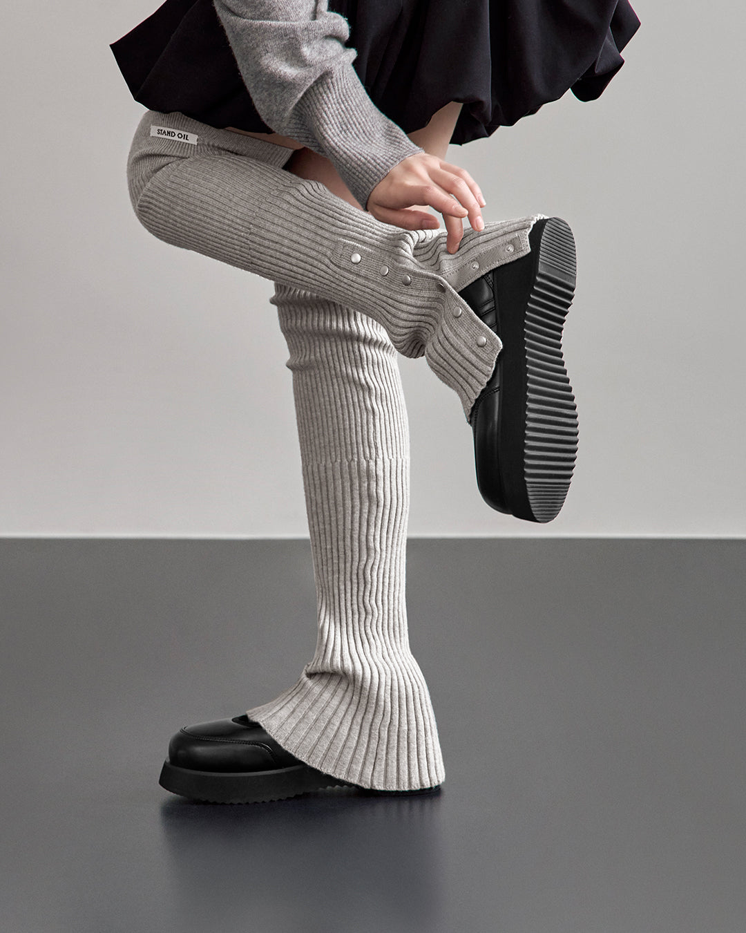 Snap Knit Leg Warmer / Gray