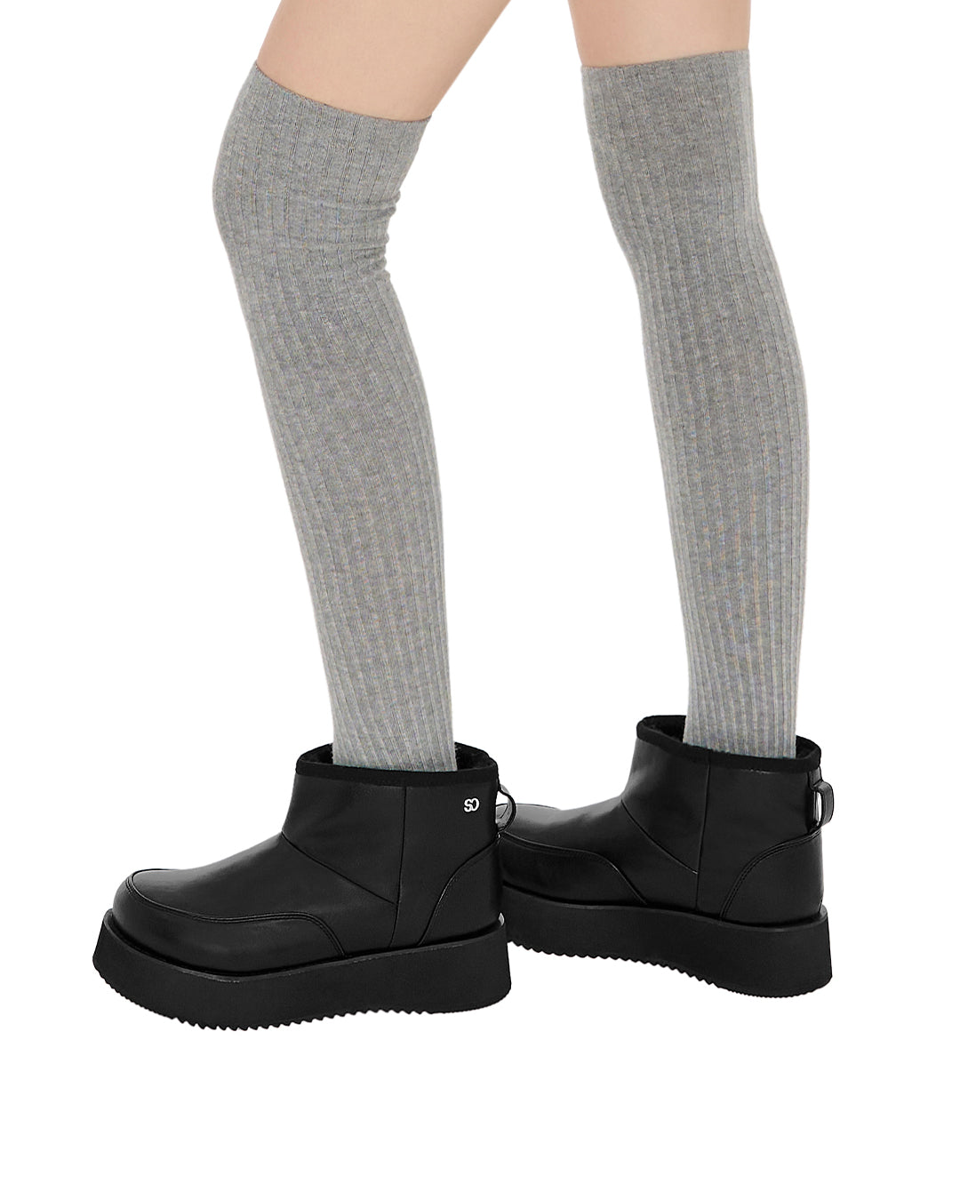 Hatched Winter Short Boots / Black